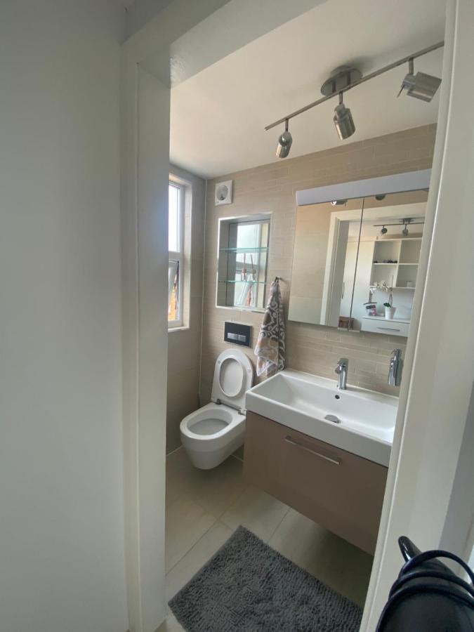 Private Rooms In Excellent Family House ,Zone 2 London Eksteriør bilde